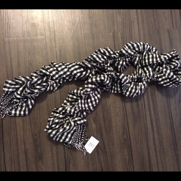 Black & White Flannel Scarf