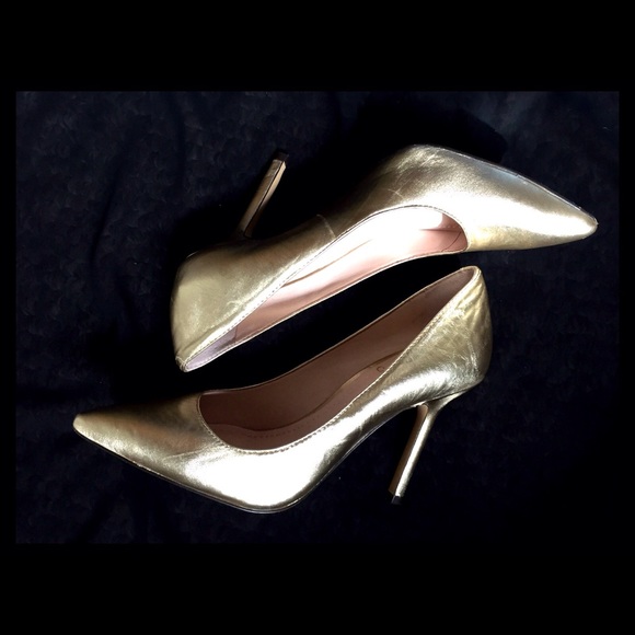 Vince Camuto Gold Pumps