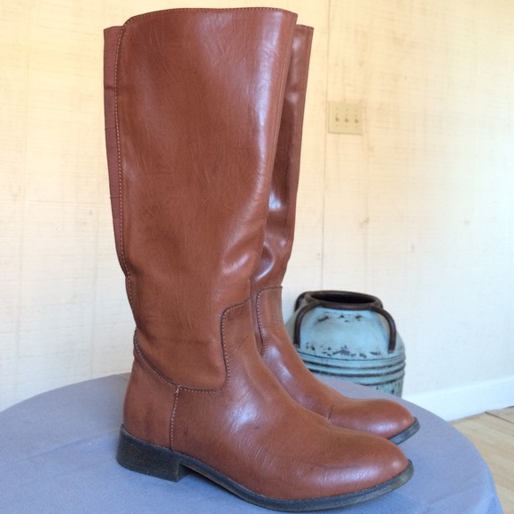 Unlisted way beyond luggage boot size 7.5