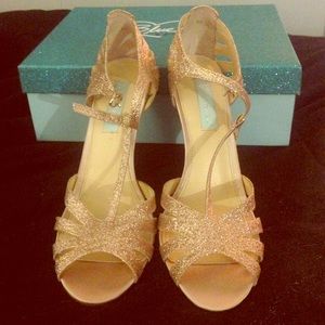 Betsy Johnson champagne evening shoes- never worn