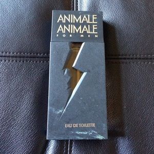 Cologne. Smells so bomb!