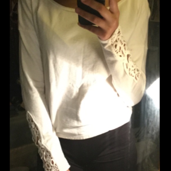 Aeropostale white sweater 👌🏼