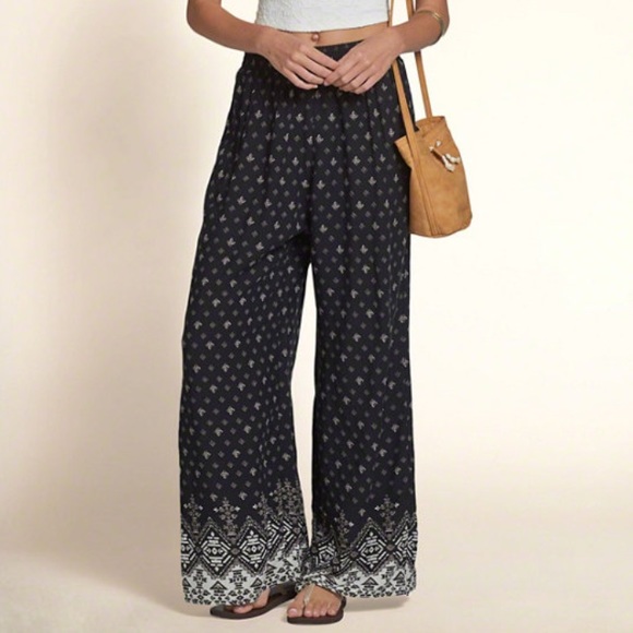 Hollister Beach Palazzo Pants - Picture 4 of 4