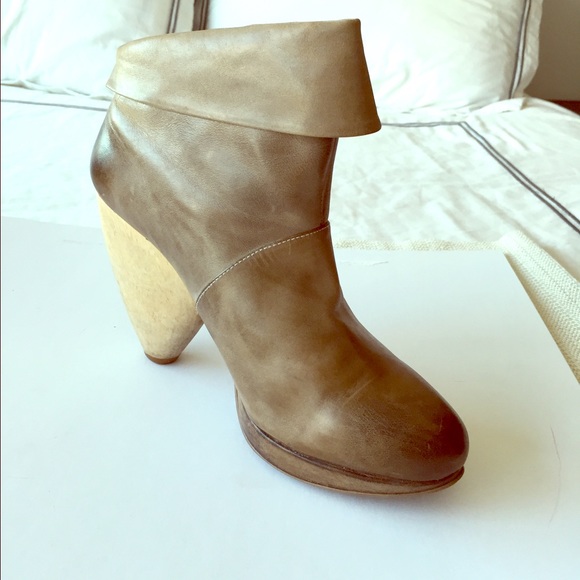 Max Studio Booties sz 8.5
