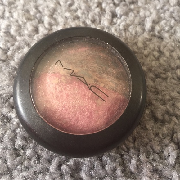 MAC Mineral Eyeshadow in Pink Split - Picture 1 of 3
