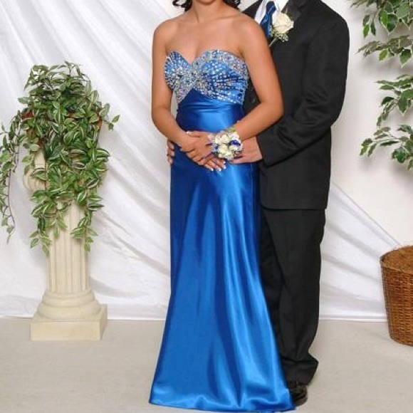 Blue size 0 satin prom dress