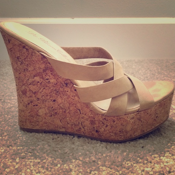 Cork wedges