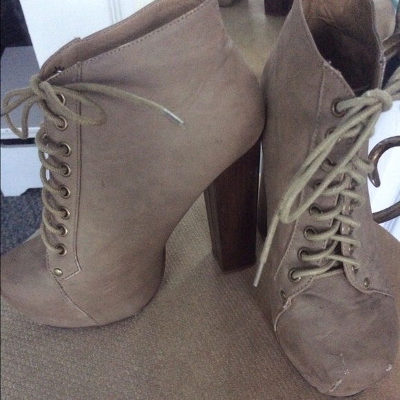 Heeled booties