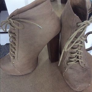 Heeled booties