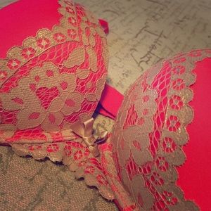 Victoria Secret Bombshell Bra