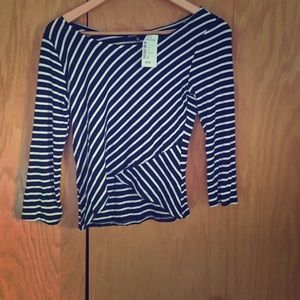 Black and white stripped quarter length shirt
