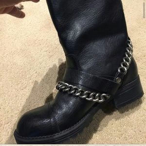 Kendall and Kylie Steve Madden Girl