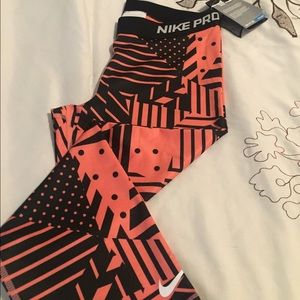 SOLD....Nike Pros capris