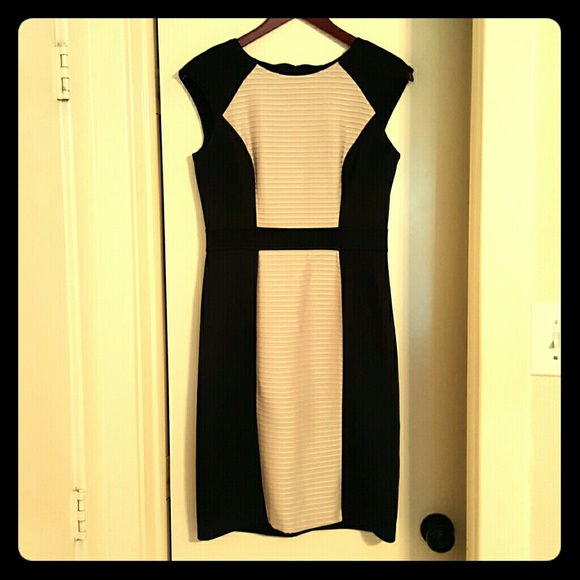 London Style Collection Mid Length Dress