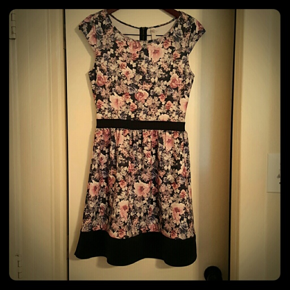Xhiliration Floral Print Dress