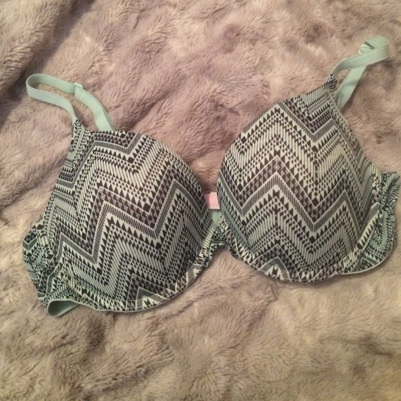 Pink Victoria's Secret bra💞
