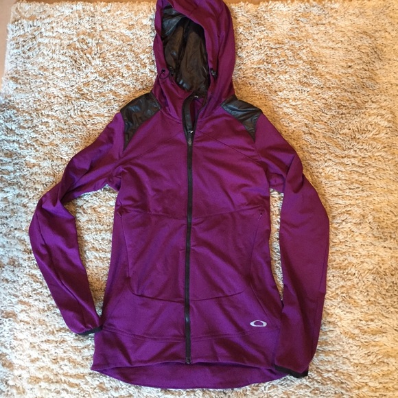 NWOT Oakley training work out stretch jacket