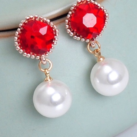 Red Gem Pearl Earrings