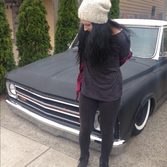 Oatmeal colored Beanie - Picture 2 of 3