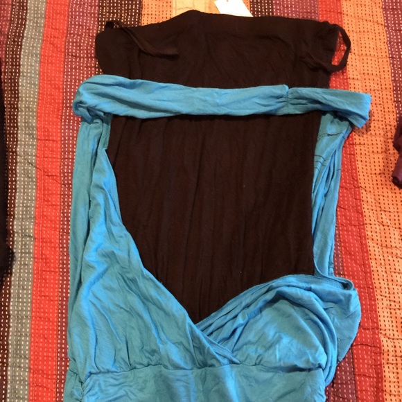 Halter backless top - Picture 3 of 4