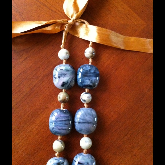 Vintage Glass Necklace - Picture 4 of 4