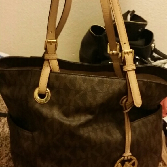 Michael Kors MK tote / purse NO TRADES!