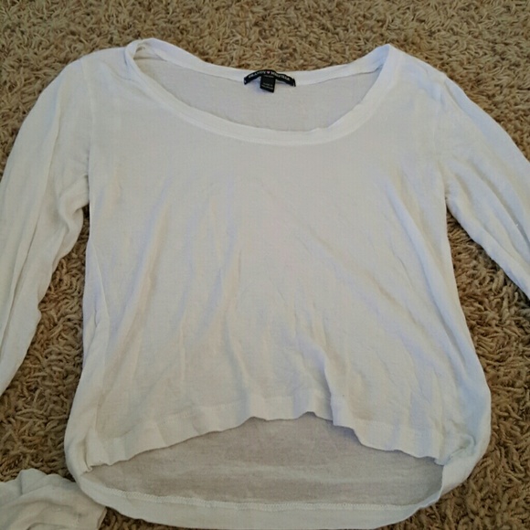 White long sleeve crop top