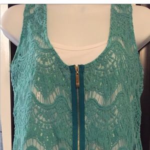 Aqua zip vest from Buckle!