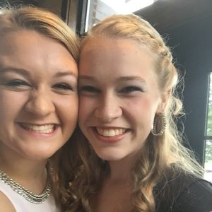 Meet your Posher, Ansley