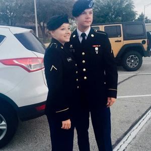 Meet your Posher, Danielle