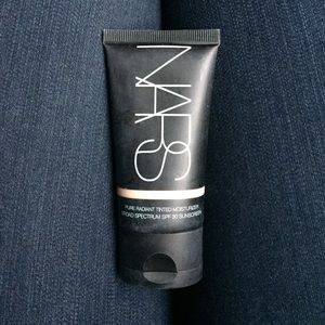 NARS Terre-Neuve Light0 Tinted Moisturizer