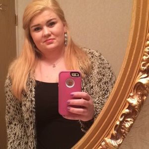 Meet your Posher, Casey