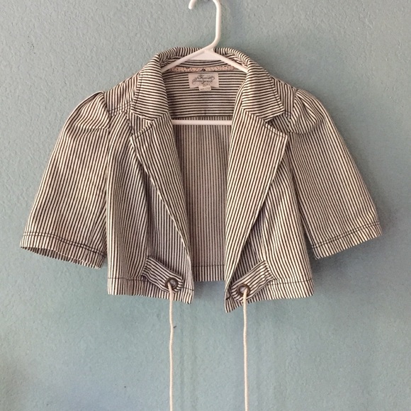 Striped Half Jacket - Picture 1 of 3