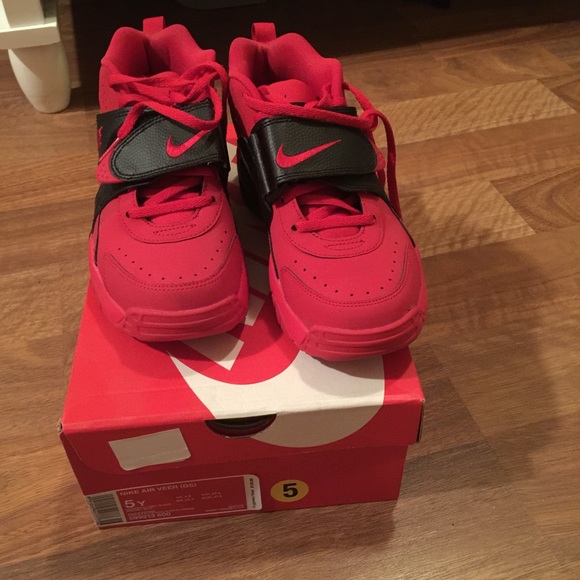 🚫ON HOLD 🚫Nike Air Veer (size 5y)