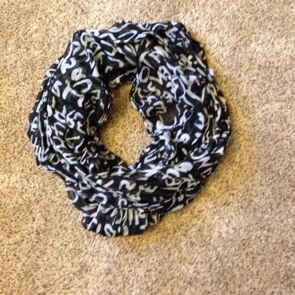 Written black and white scarf