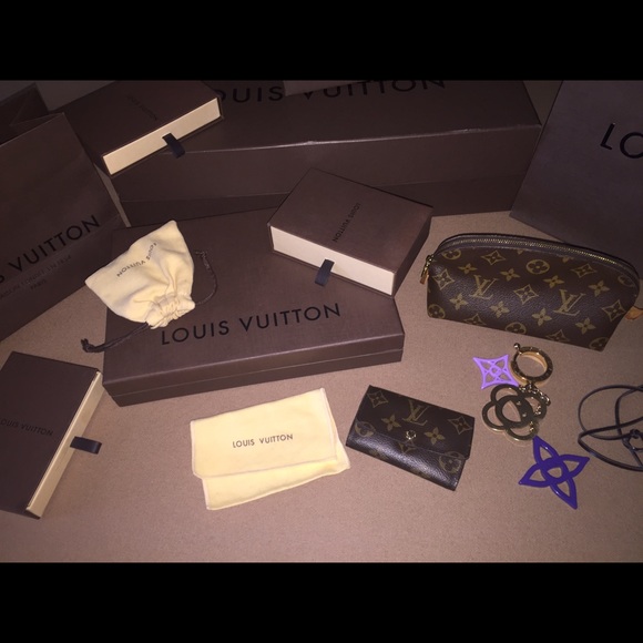 🚫SOLD🚫 Authentic Louis Vuitton 6 Key Holder