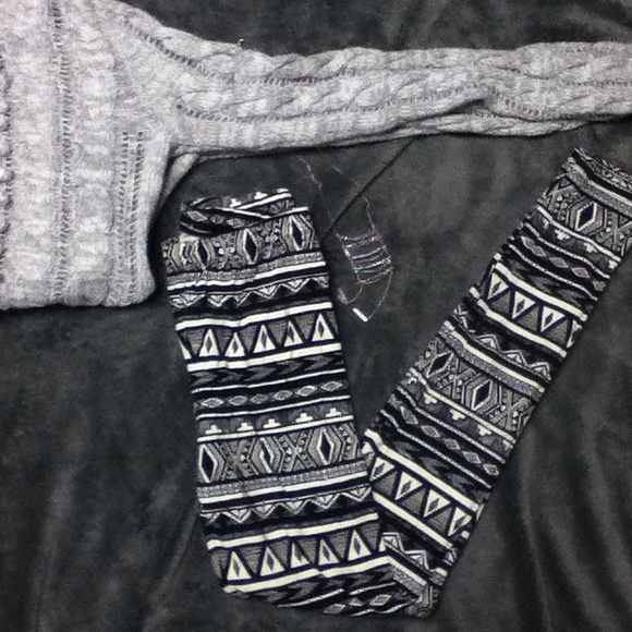 Black and white pattern leggings