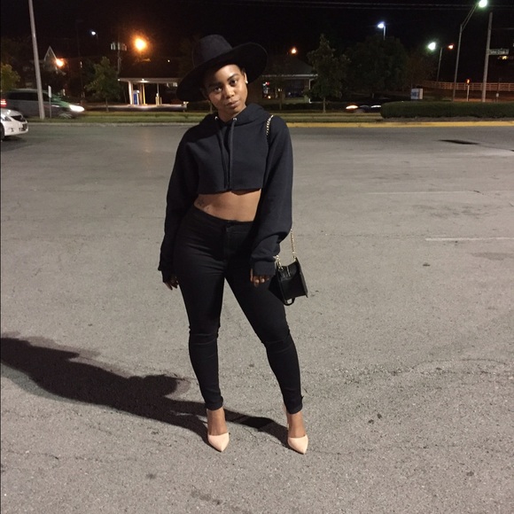 ✨Meet your Posher✨ - Picture 3 of 4