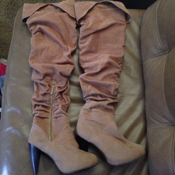 Tan thigh boots from shiek. Only worn once!!!