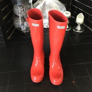 HUNTER rain boots size 6 ladies.