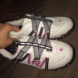 KIDS LIKE NEW SKETCHERS SHOES