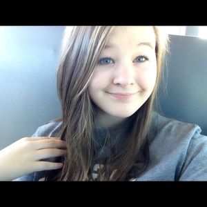 Meet your Posher, Larah