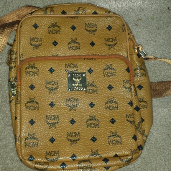 Crossbody bag