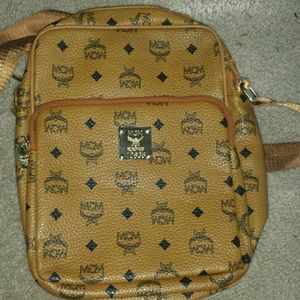 Crossbody bag