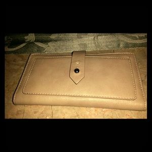 Forever 21 cream wallet