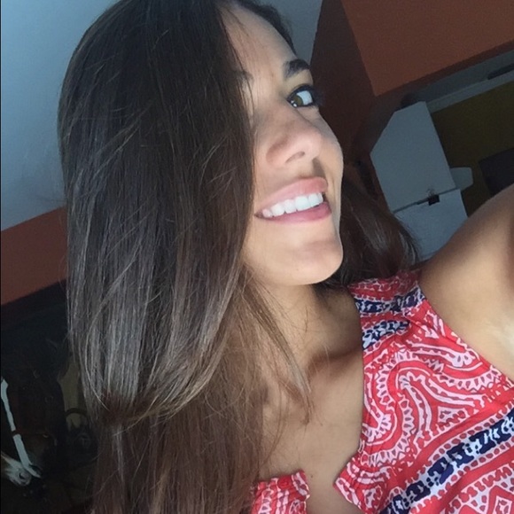 Meet your Posher, Camila