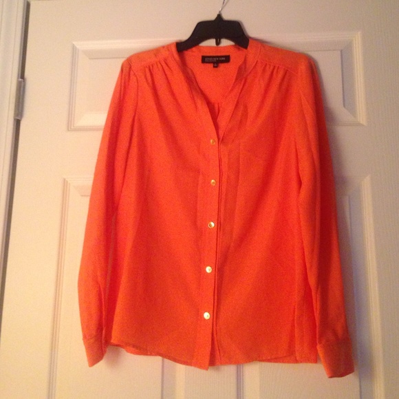 Jones New York beautiful tangerine blouse