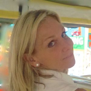 Meet your Posher, Alona