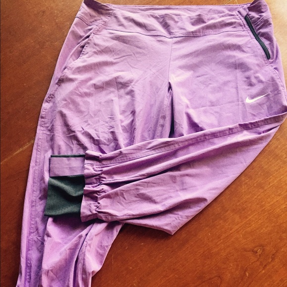 Nike Pants - Incredible Nike Capris NWOT ⚡️FLASHSALE ⚡️