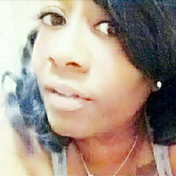 Meet your Posher, Renee - Picture 3 of 4